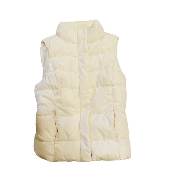 ⭐️ GAP Cream Zipper & Snap Puffer Vest - Picture 2 of 7